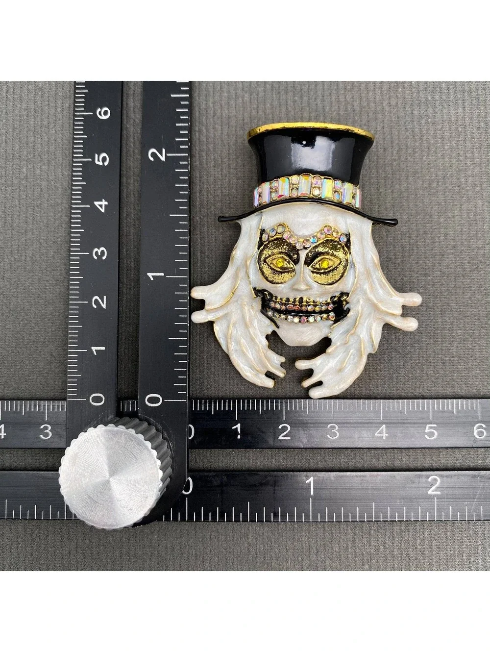 Halloween Rhinestone Inlaid Ghost Face Brooch